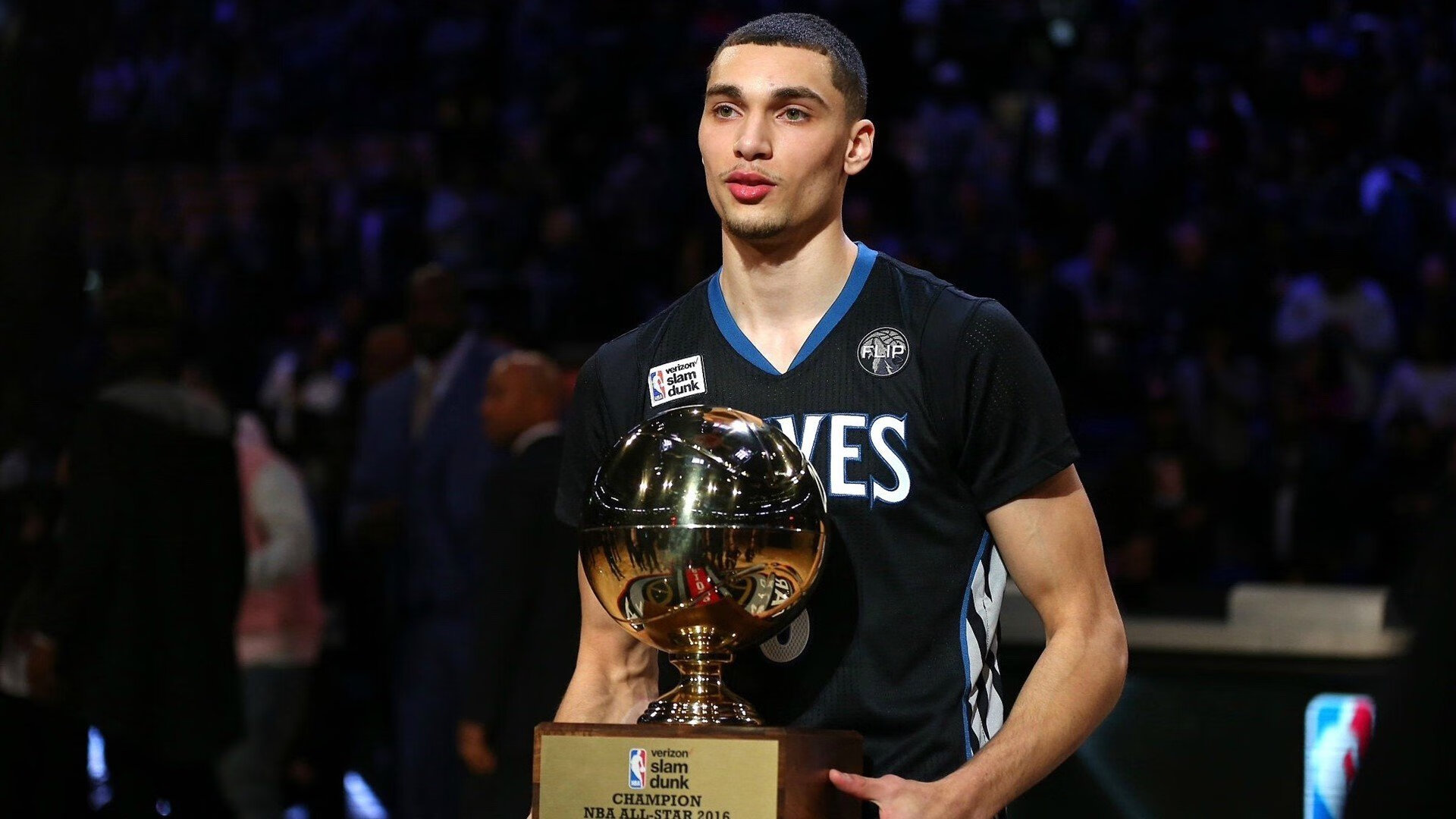 体育瞬间:辽宁队球员势不可挡取得胜利,辽宁队球员资料