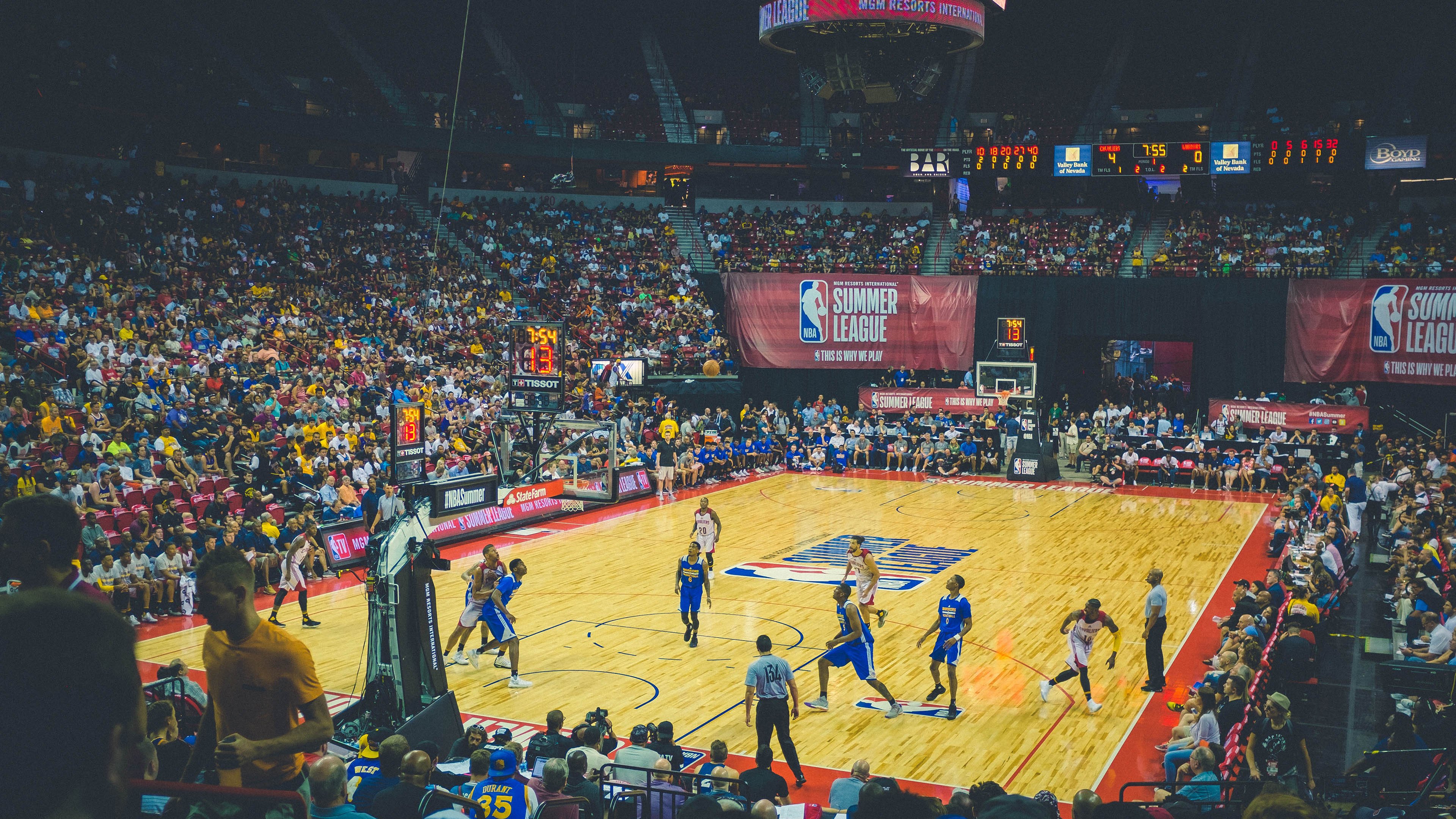 勇士大胜尼克斯领先东部次轮战局，勇士vs尼克斯全场回放