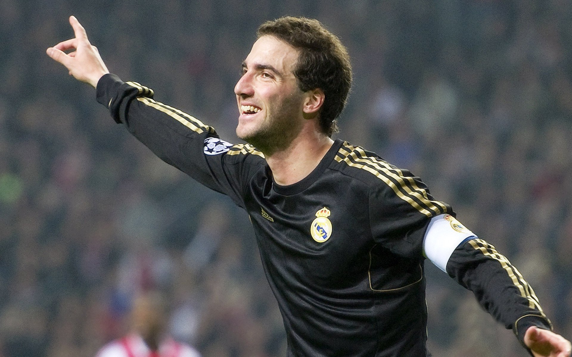 荷兰队连胜挪威，小组战绩连胜三场，足球荷兰对挪威